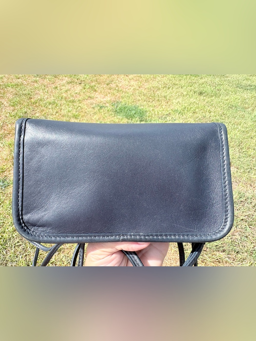 Coach 2012 shoulder purse - Picture 6 of 12